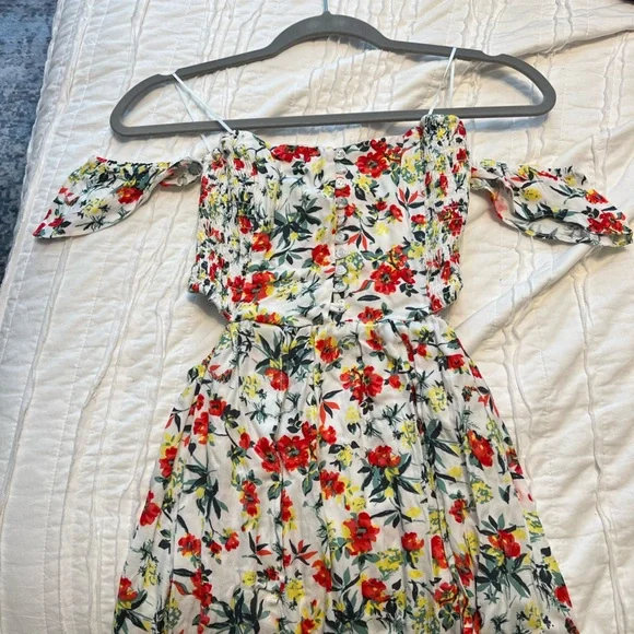 Lulus - white floral, off the shoulder maxi dress - Picture 2 of 2